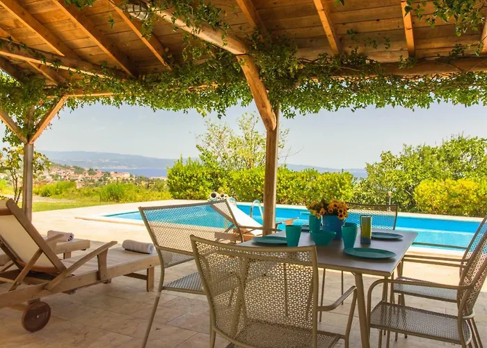 Amazing View By The Pool In #xeniuszeus *